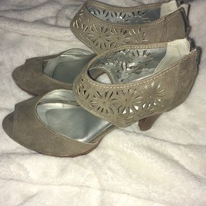 Chunky heels
